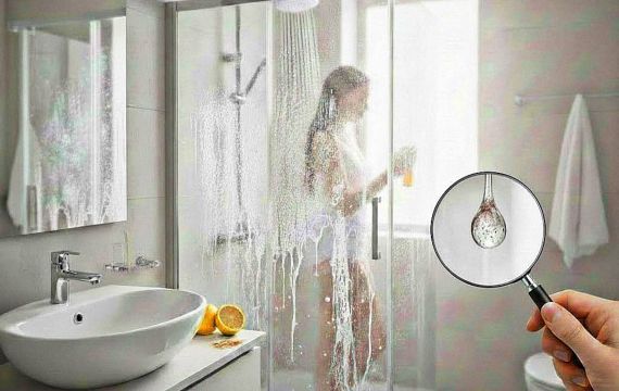 Скрытый враг в ванной: как водопроводная вода крадет вашу красоту